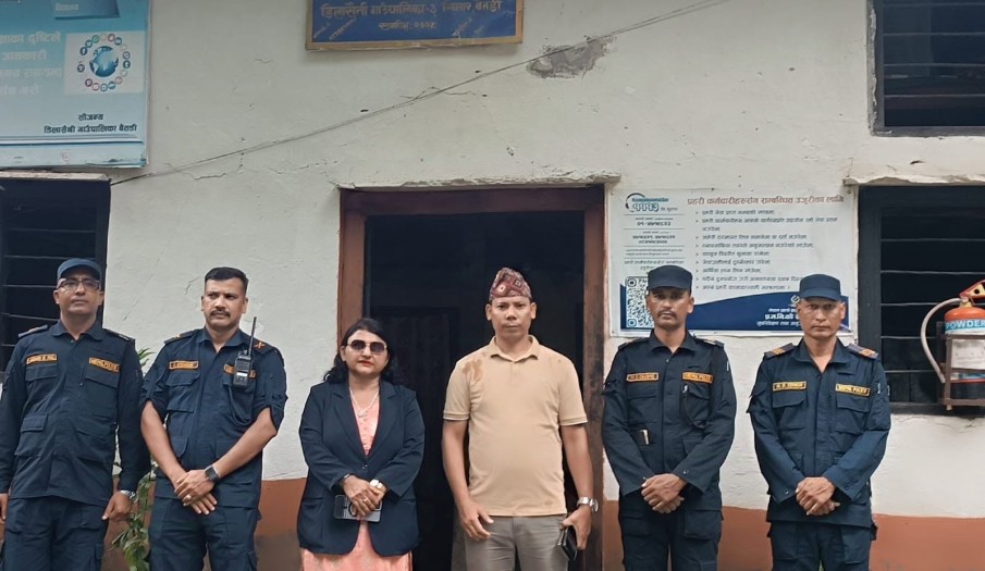 प्रमुख जिल्ला अधिकारी मीना अर्यालज्यू लगायत जिल्ला सुरक्षा समितिका पदाधिकारीहरूद्वारा प्रहरी चौकी सिमार