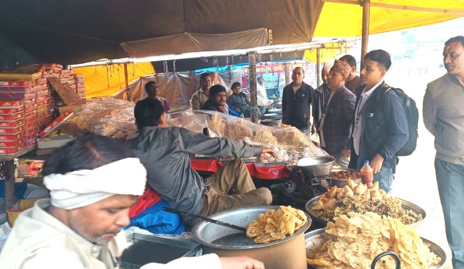 सहायक प्र जि अ को संयोजकत्वमा बजार अनुगमन, २०८३